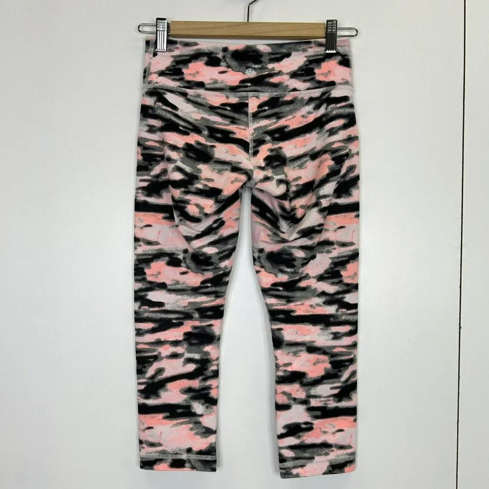 LULULEMON Leggings Womens Size 4 Wamo Camo Crop Pants 21" Inseam - Picture 2 of 4